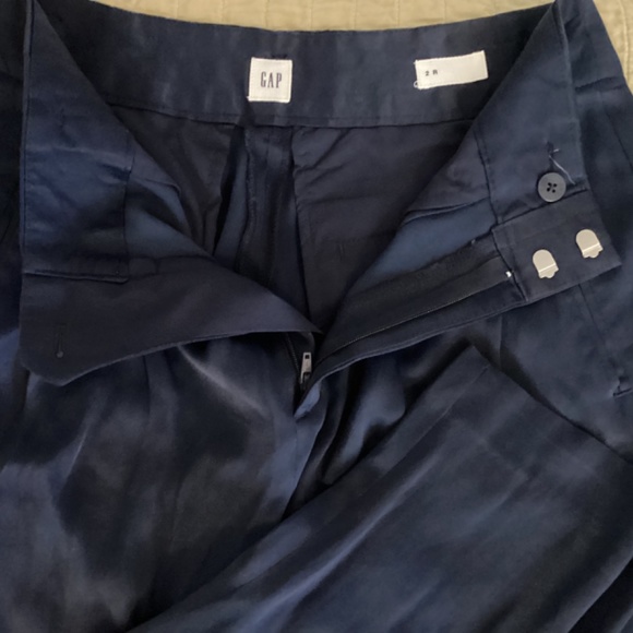 NWOT Gap Pants - Picture 2 of 3